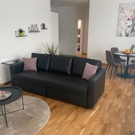 דירות וואראז'דין Penthouse West S מראה חיצוני תמונה