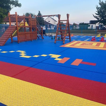 דירות וואראז'דין Penthouse West S מראה חיצוני תמונה