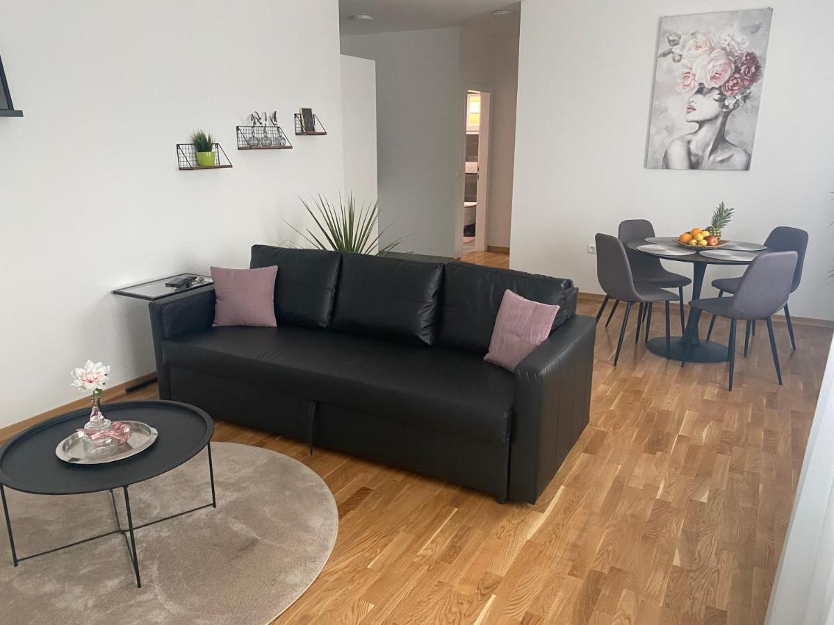דירות וואראז'דין Penthouse West S מראה חיצוני תמונה