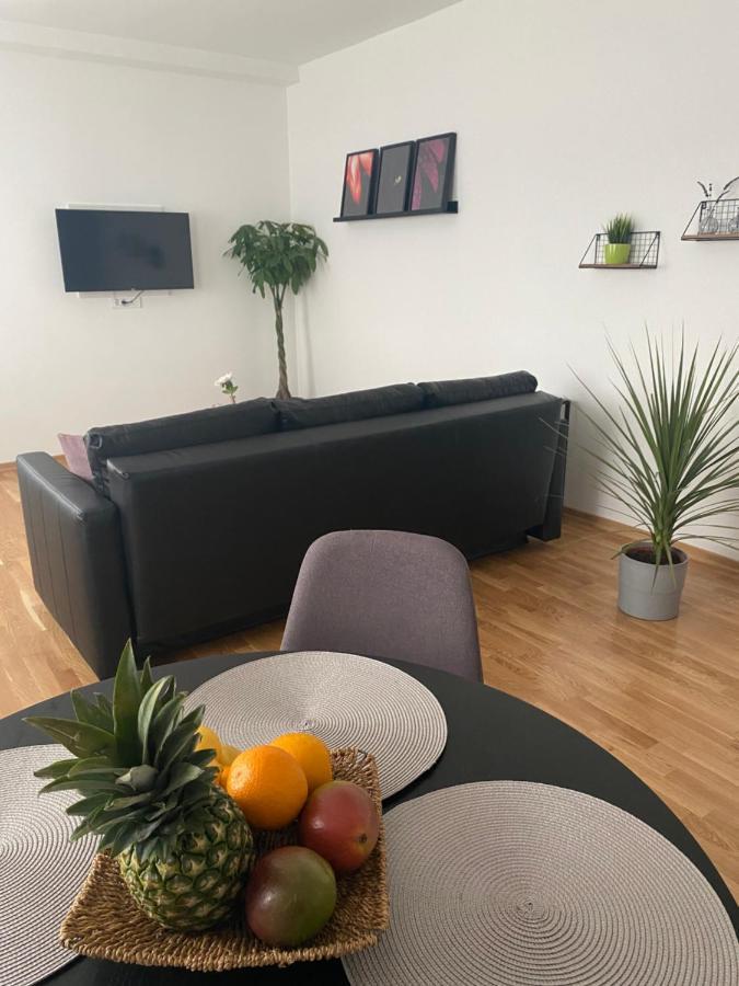 דירות וואראז'דין Penthouse West S מראה חיצוני תמונה