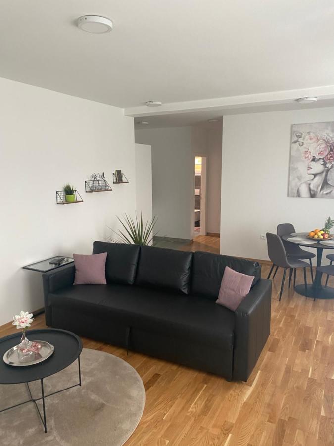 דירות וואראז'דין Penthouse West S מראה חיצוני תמונה