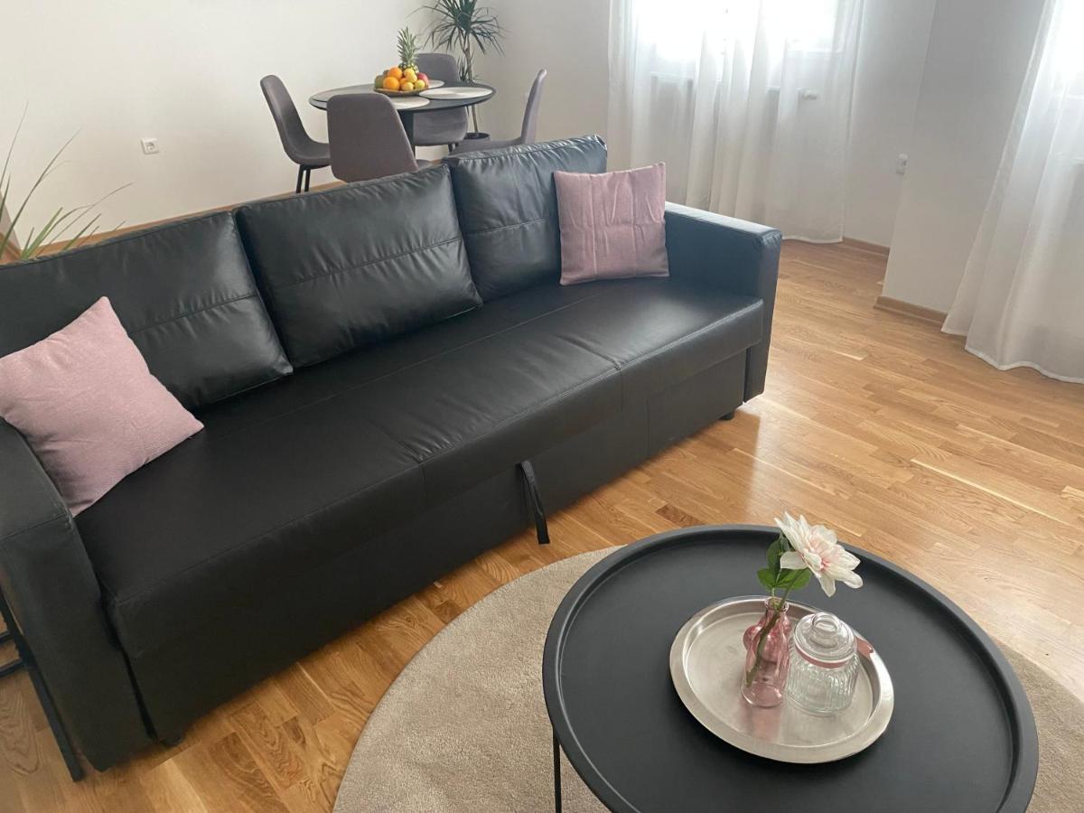 דירות וואראז'דין Penthouse West S מראה חיצוני תמונה