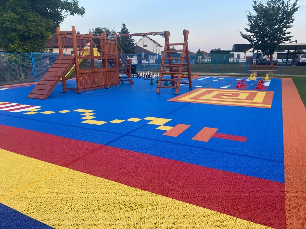 דירות וואראז'דין Penthouse West S מראה חיצוני תמונה